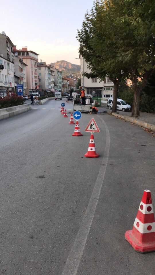 75 cm Trafik Konisi Plastik Duba Trafik Yol Konisi Otopark Dubası