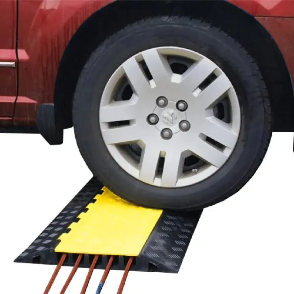 3 Kanallı Kablo Koruma Kasisi Kablo Kanallı  Hortum Koruyucu ,Kasisi Hız Kesici Kauçuk Kasis