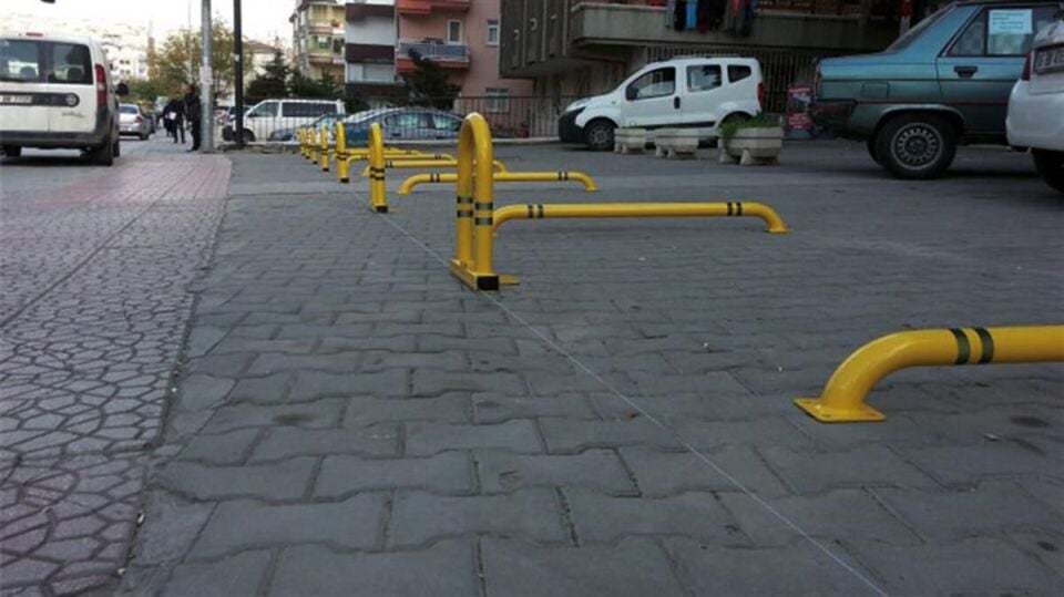 Yatar Park Bariyeri  Kilitli Katlanır Yatar Park Bariyeri Sarı 2 li