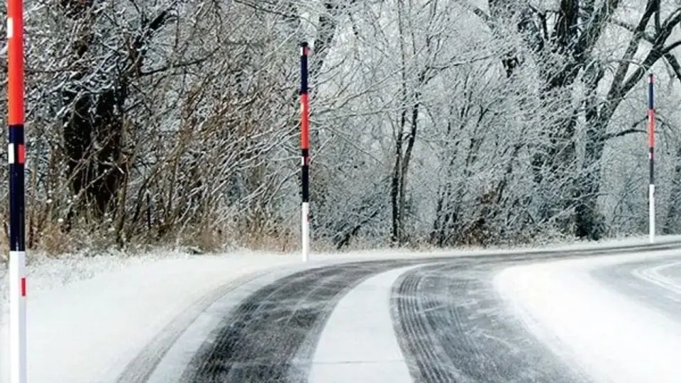 Kar Direği Fiyat Yol Kenar Dikmesi Demir Karayolları Yol Kar Direği Üretimi 3 Metre 1,5 mm