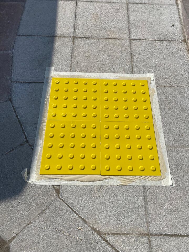 Görme Engelli Yürüme Yüzeyleri ,Yürüme işaretlemeleri Uyarıcı Tip (Sarı)40x40 cm